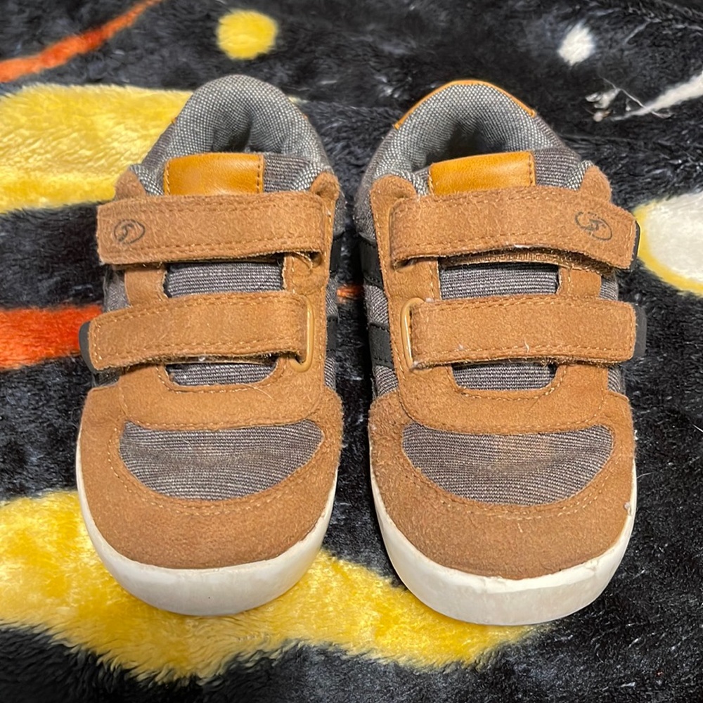 Dr. Schools Toddler Size 9 Sneakers